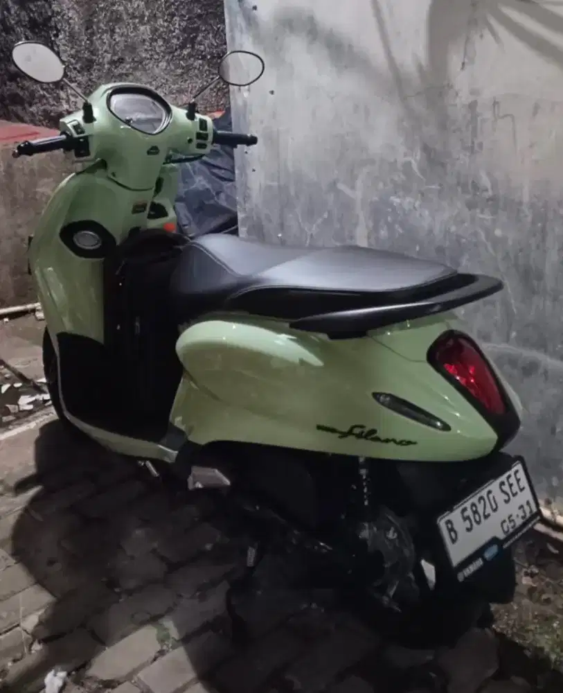 Jual cepat . Motor baru pakai 6 bulan. Km LOW