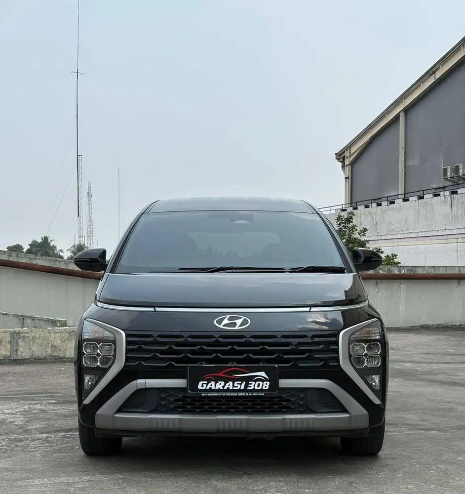 Hyundai Stargezer Prime AT 1.5 captain seat Hitam 2022