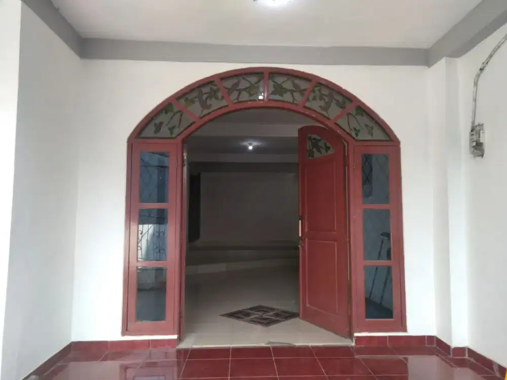 Sewa Rumah Duta Mas Bekasi – 4KT 2KM, 2 Lantai, Carport 1 Mobil, 40 Juta