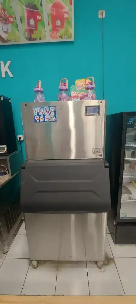 Mesin untuk produksi es batu buat cafe dan usaha sejenis