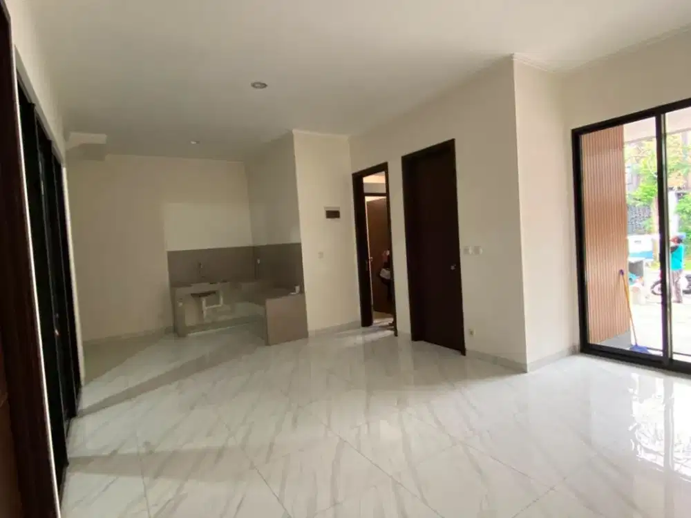 Dijual Rumah Suvarna Sari Cluster Flavio, LT 120 M², LB ±136 M²,Shm, Rp 1,65 M Nego