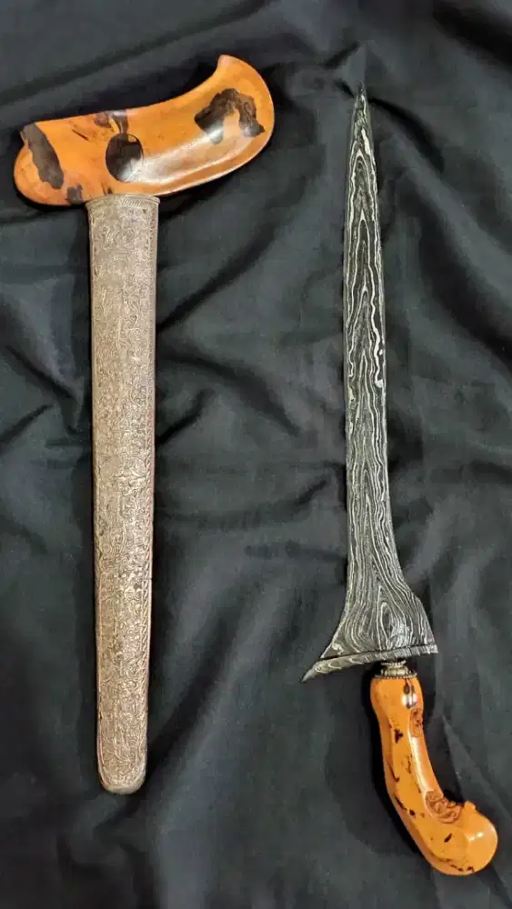 Keris Sepuh Brojol Pamor Junjung Drajat / Keris Sepuh Wingit