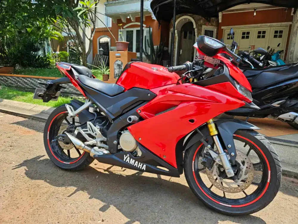 YAMAHA R15 V3 th 2017 KM RENDAH