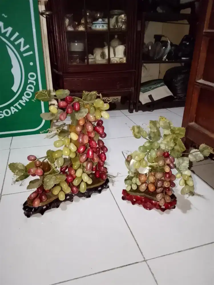 pajangan pohon anggur batu