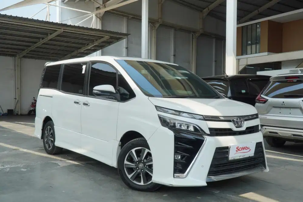 Toyota Voxy 2.0 AT 2020