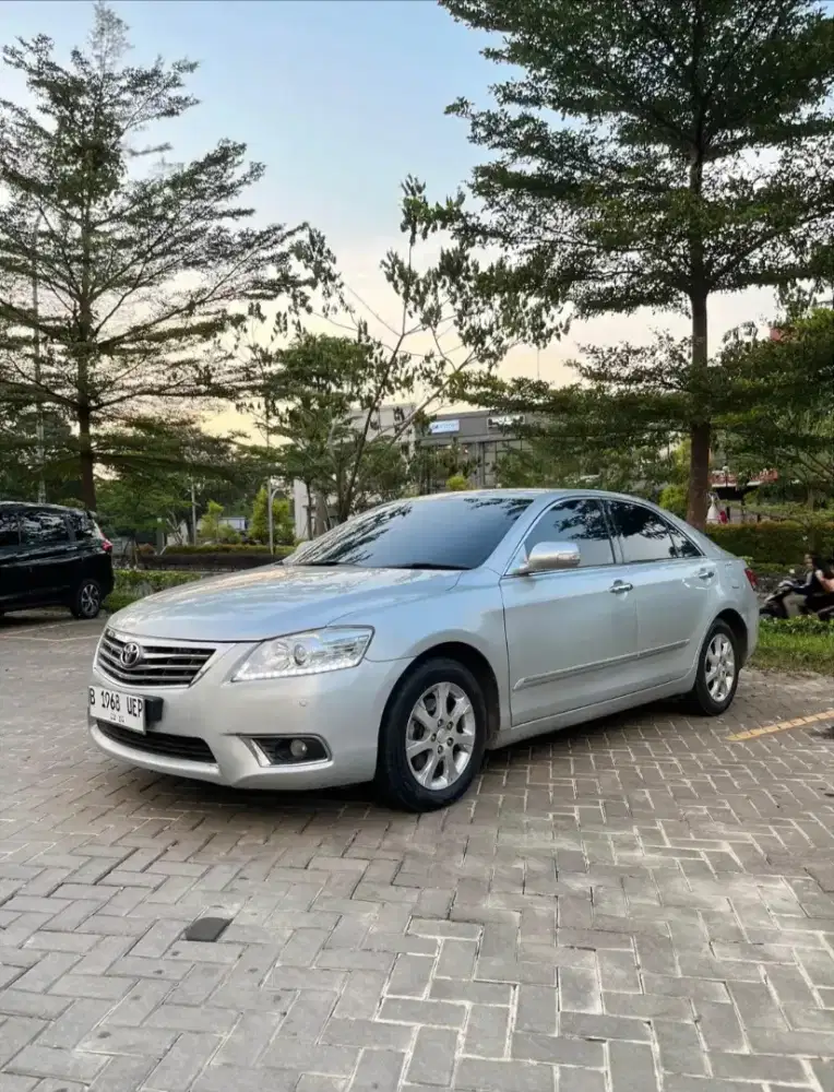 Camry v 2.4 tahun 2012