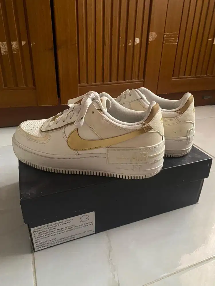 Nike Air Force 1 ‘07 White/Gold — Women/Men’s - Second/Preloved