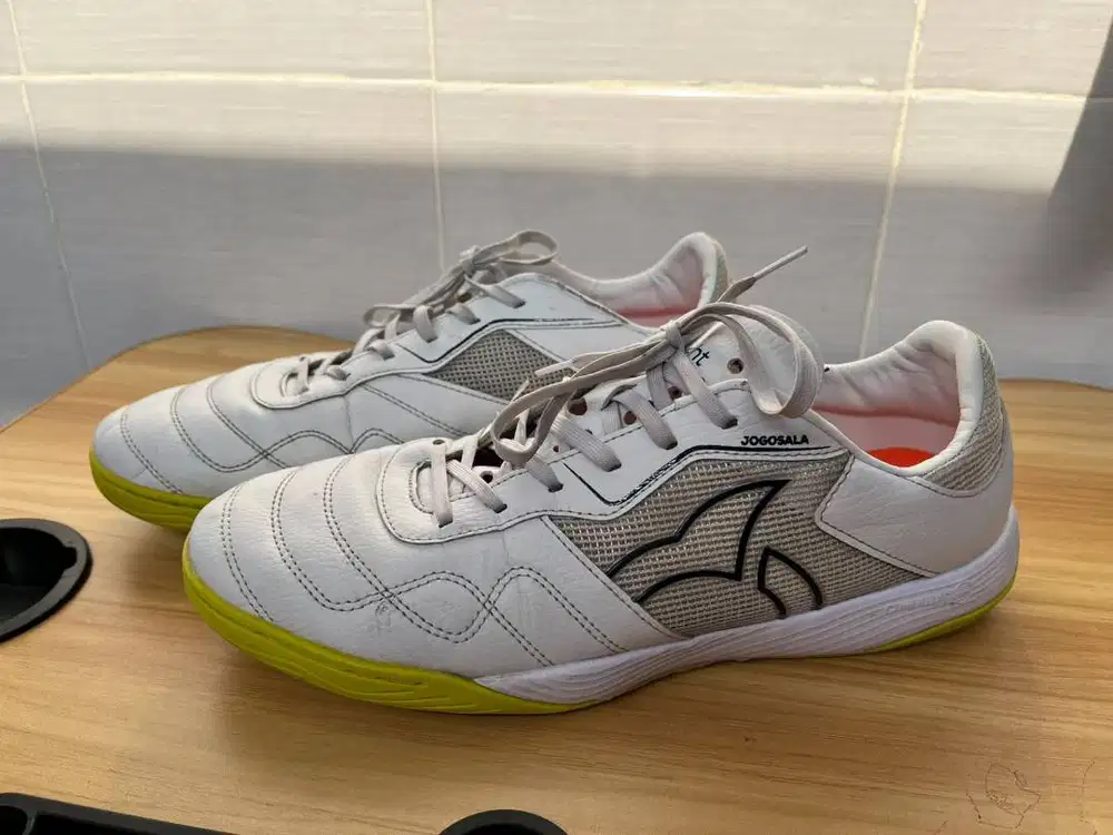 Sepatu futsal Ortus Jogosala ukuran 43