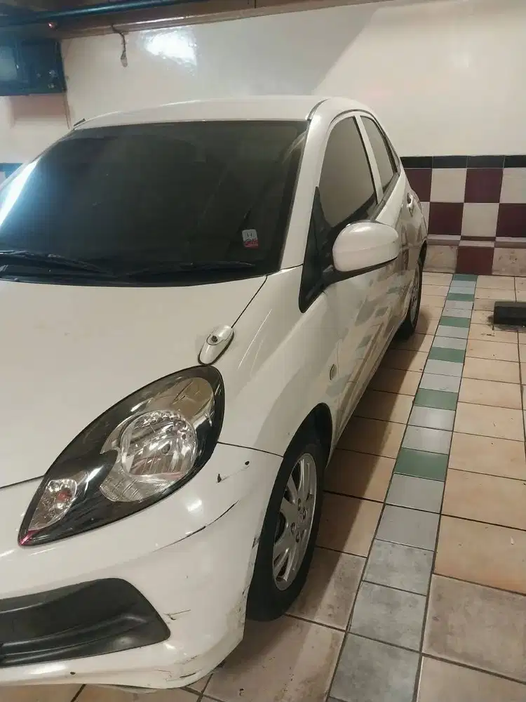 HONDA BRIO 1.3 E AT BENSIN 2013 PUTIH