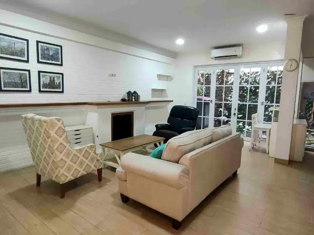 Dijual rumah bagus di Delatinos BSD furnished dekat dengan Tol dan stasiun kereta