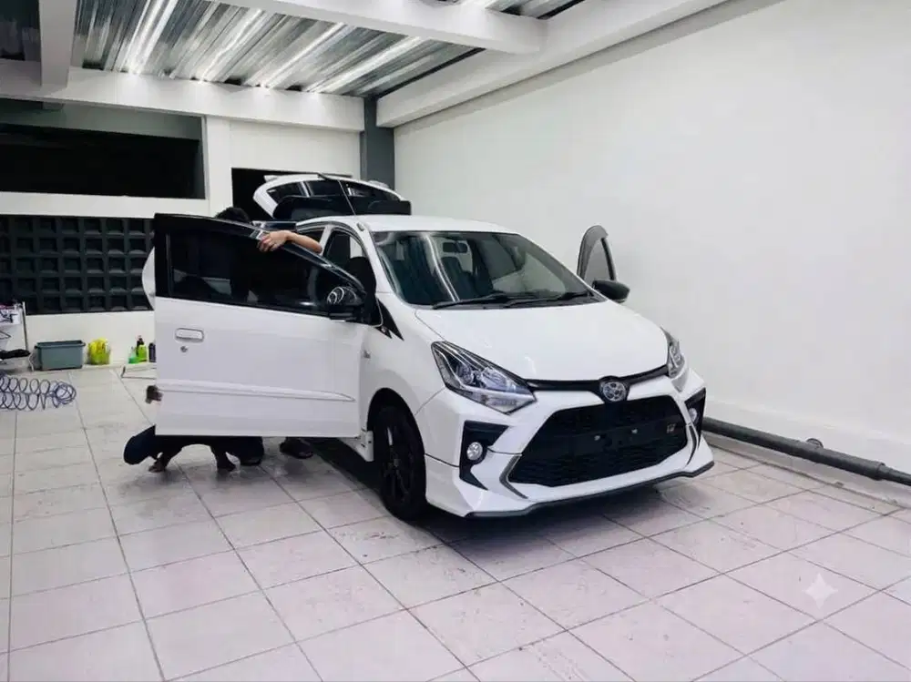 Agya GR Sport Putih 2022 Full Original bawaan dealer.