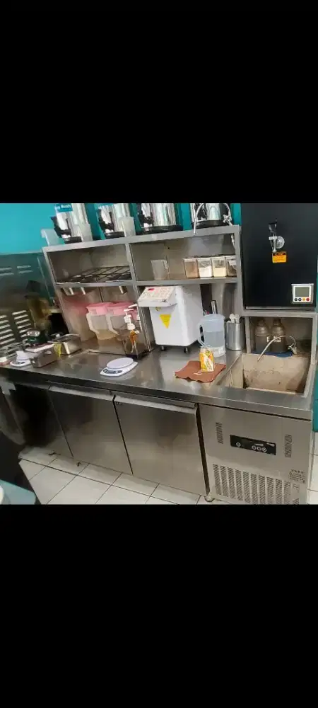 Kulkas under counter chiller 3 pintu
