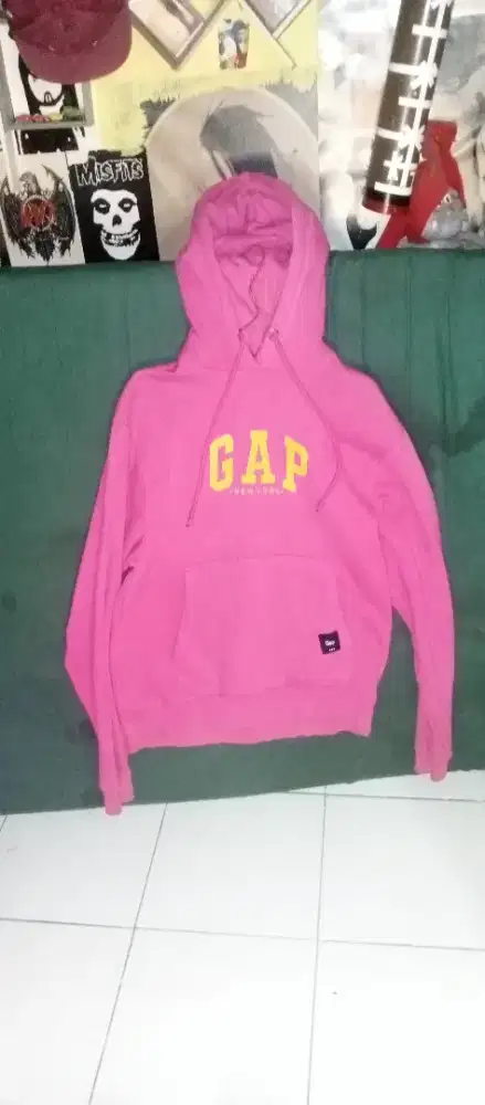 want to sale Hoodie GAP warareaah muda ukuran Xl