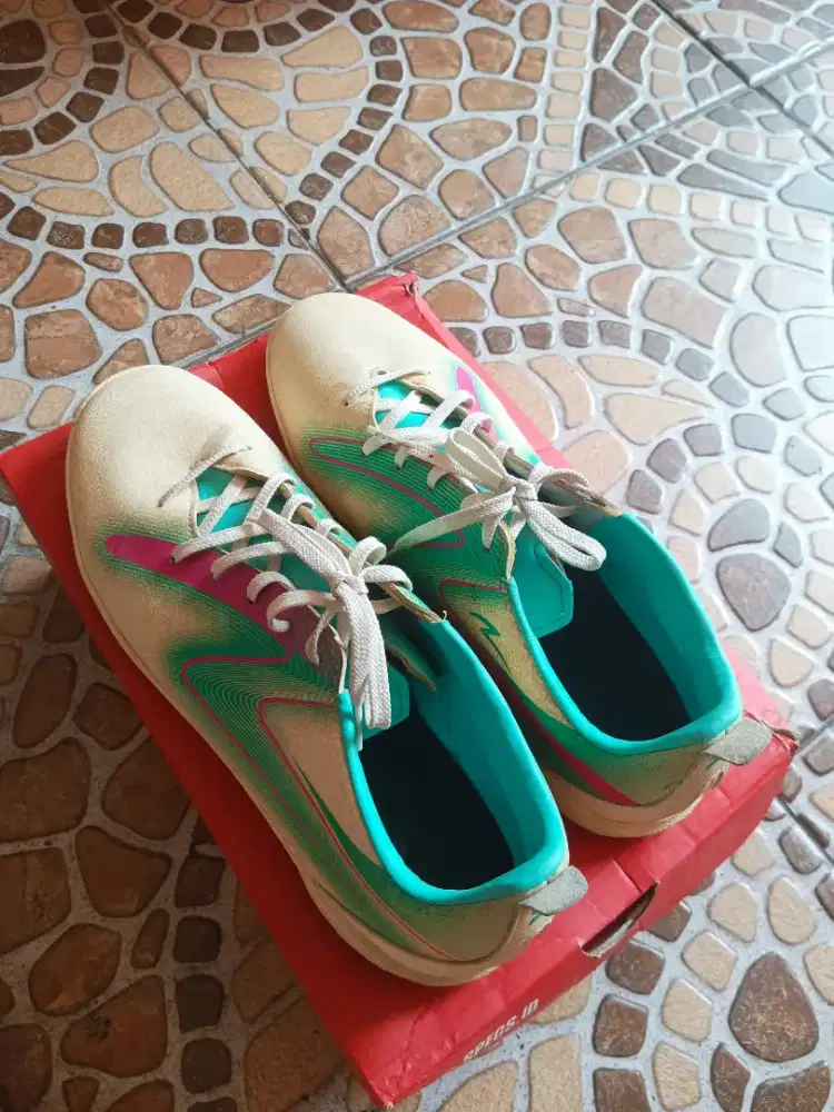 Specs Xcells In Seed Pearl/Mint Leave