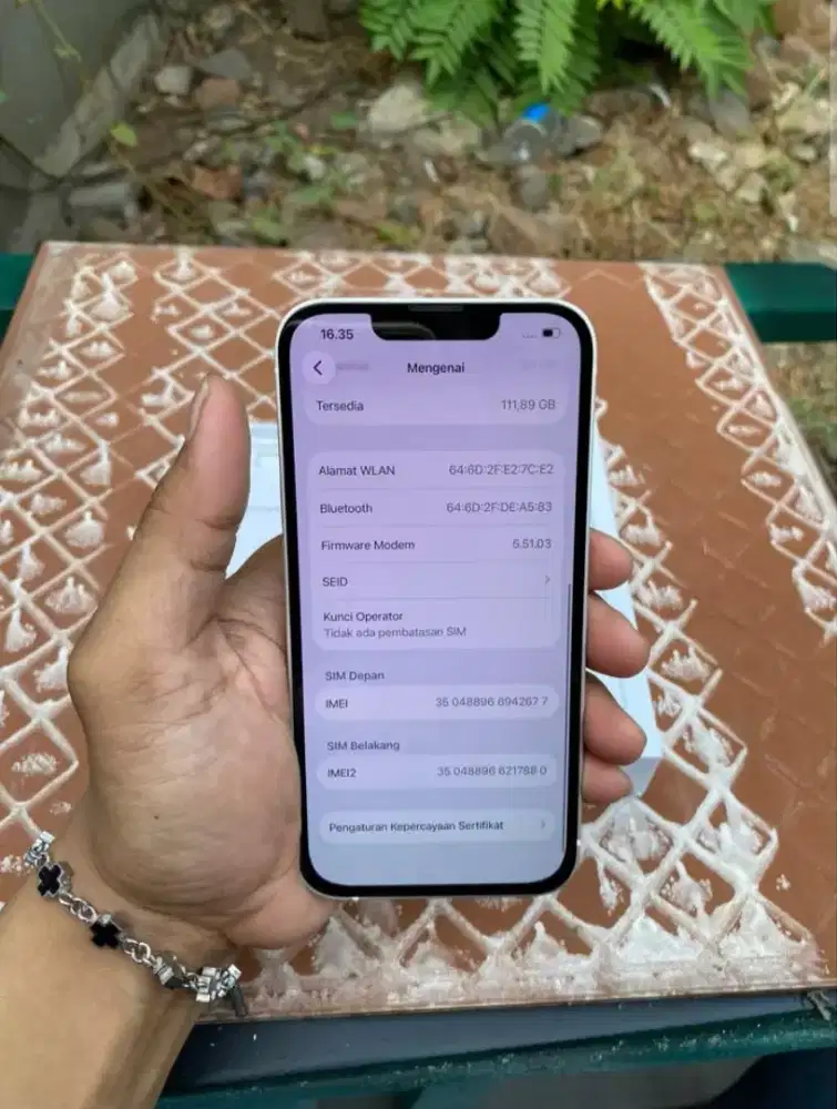 Iphone 13 warna putih, 128gb all operator.