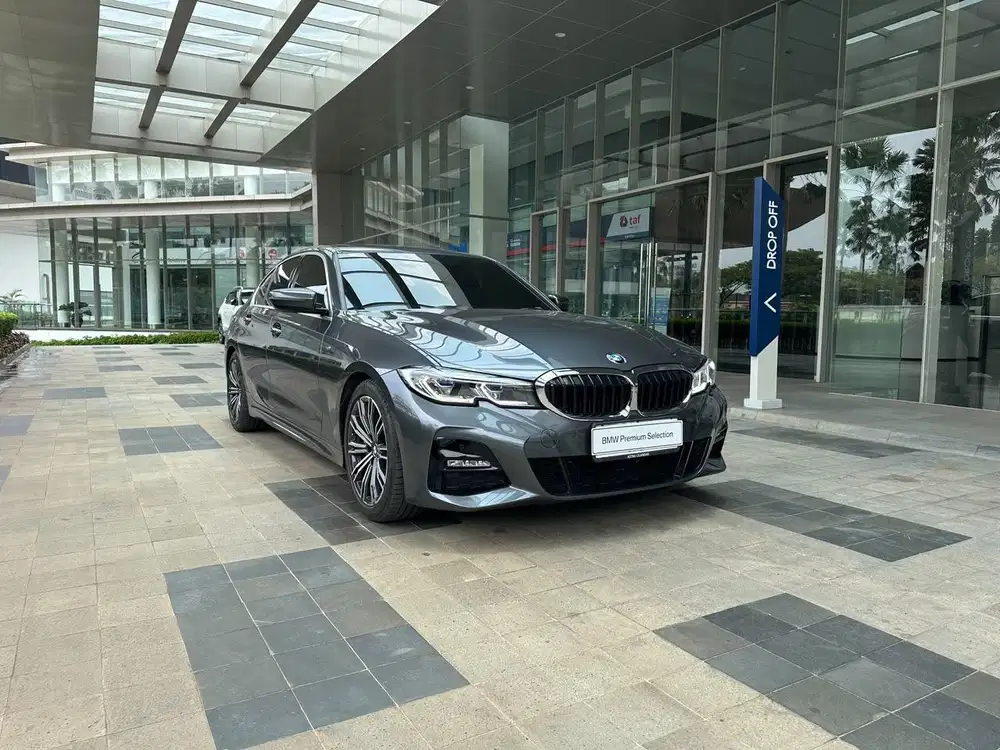 (LOW KM!!)BMW 330i M-Sport 2019