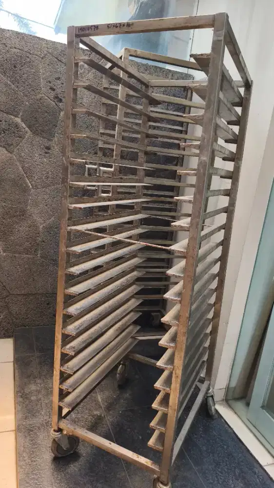 troli loyang roti/rak loyang roti - bekas