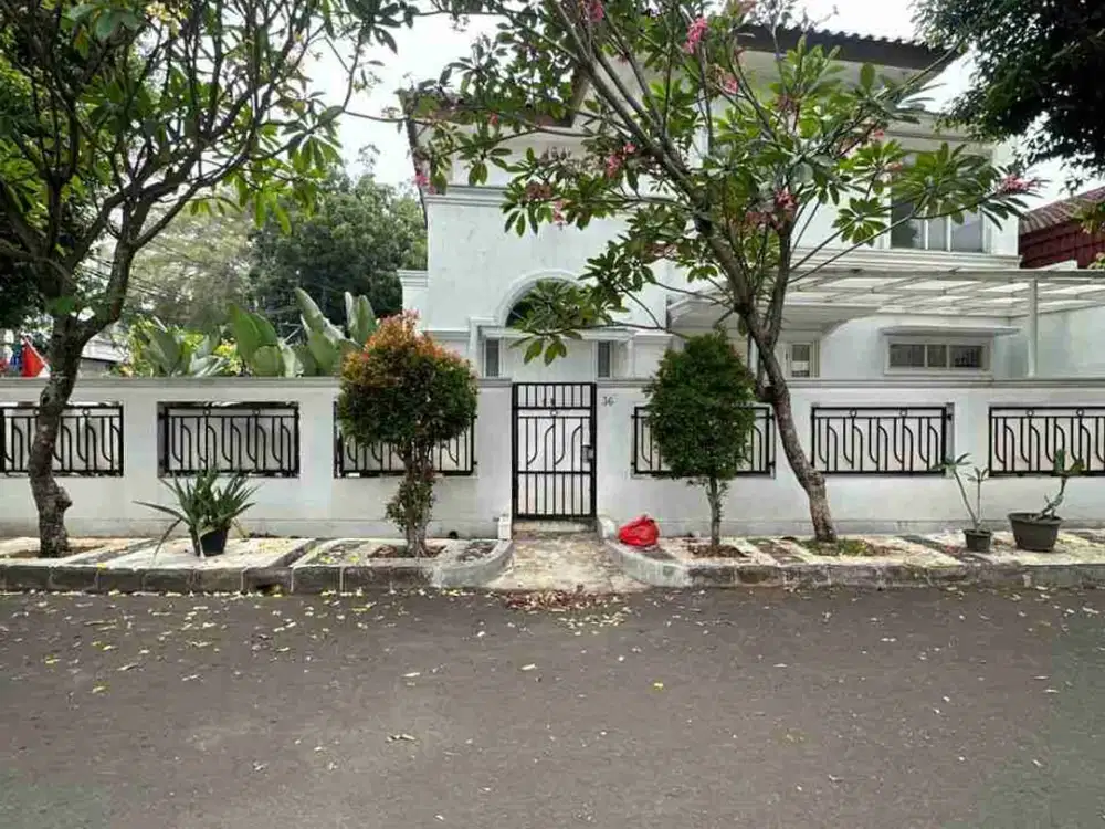 Lebak Bulus Modern Classic House Dalam Komplek Posisi Hoek