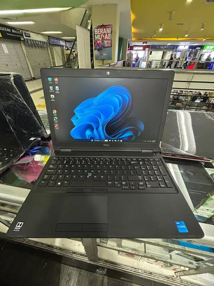 LAPTOP DELL 5590 CI5 GEN 8 RAM 8 SSD 256GB NUMERIK 15 INCH BEKAS