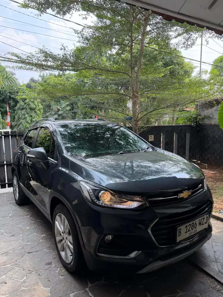 HARGA CASH TERMURAH chevrolet trax  2018 low KM abu abu