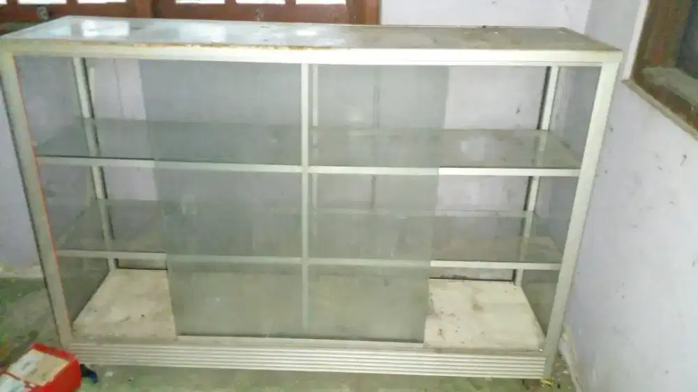 Etalase Kaca Alumunium Bekas Ukuran 1,5 Meter (Tambun Selatan)