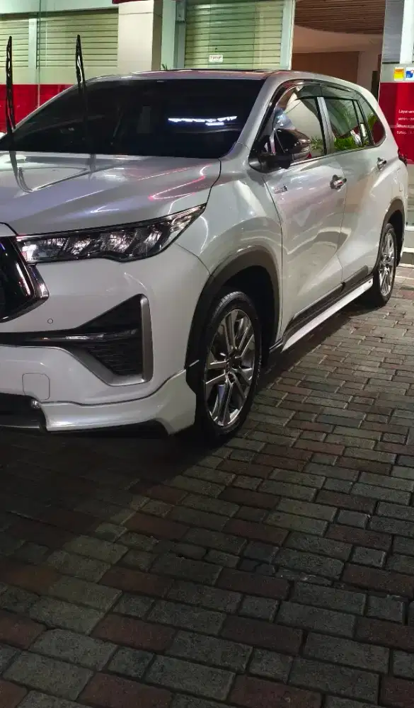 Kijang Innova Zenix 2.0 Q HV CVT TSS Modellista