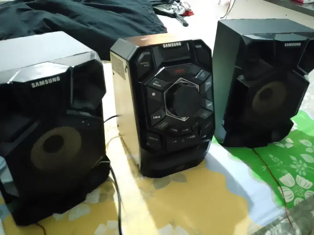 SAMSUNG GIGA MINI HIFI LIKE NEW