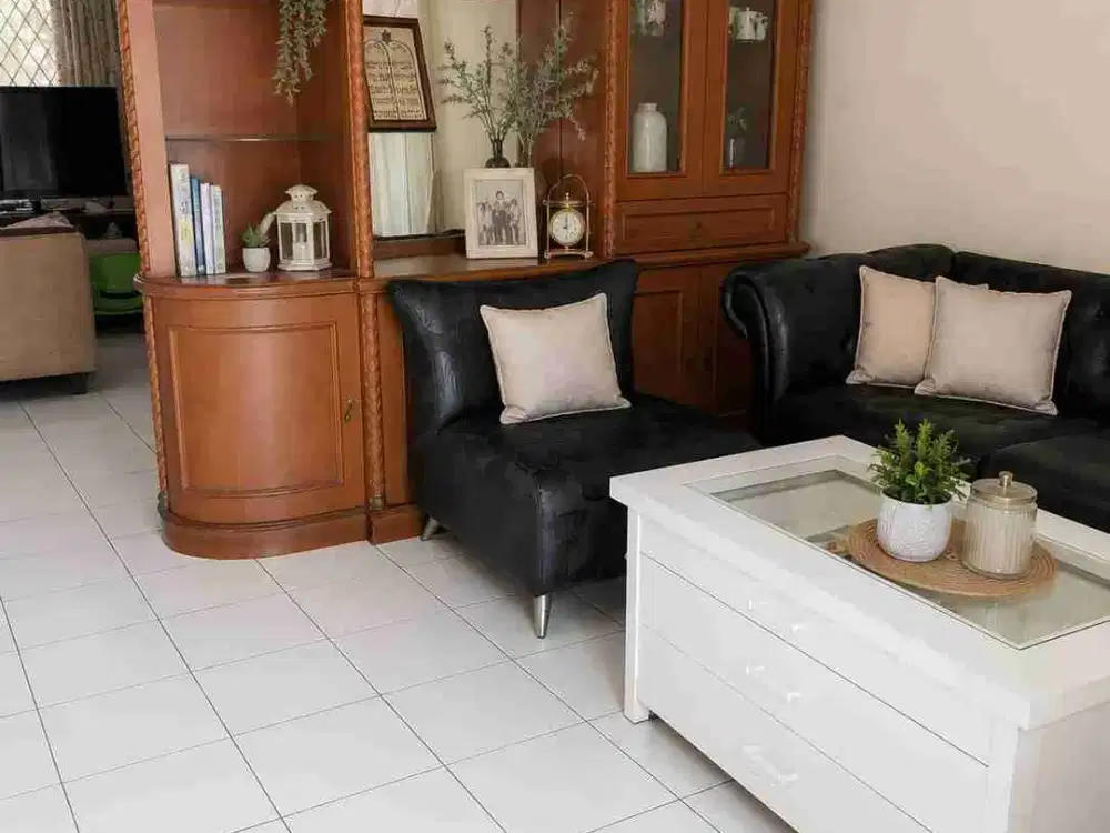 Dijual Rumah Rapi Siap Huni Luas 162M2 di Sektor 1.4 BSD Tangerang