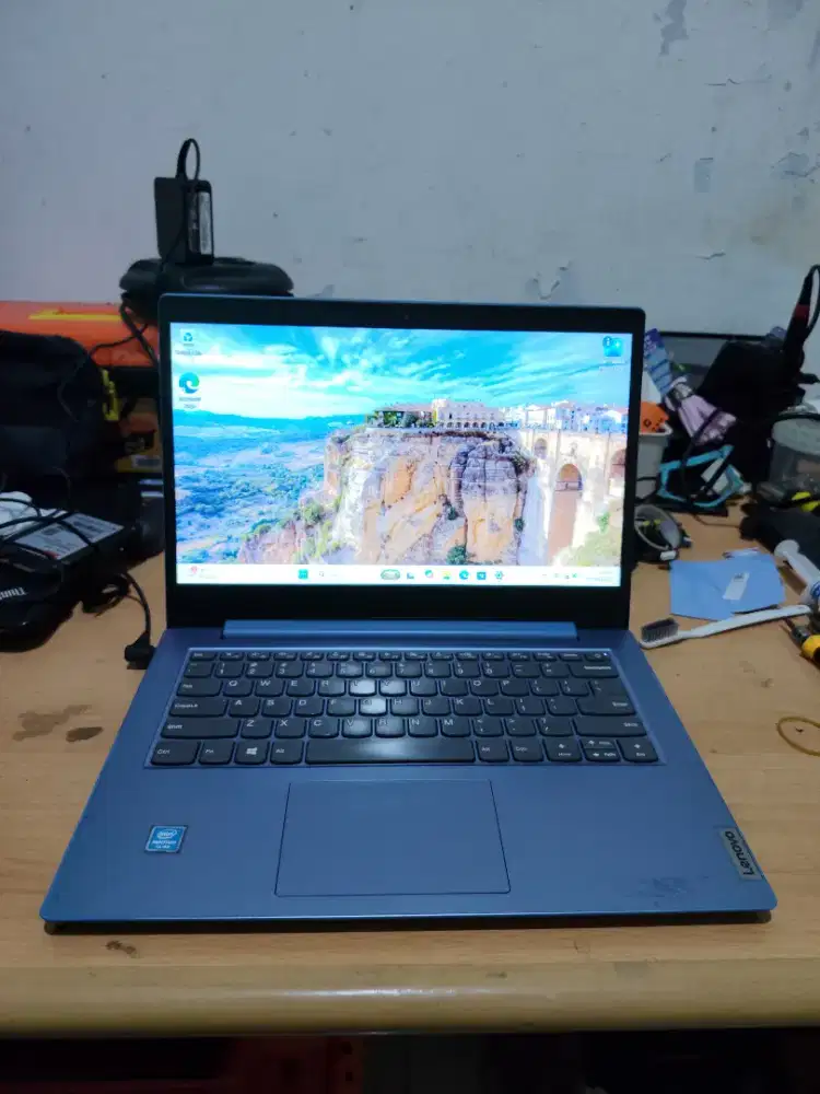 Laptop Lenovo Ideapad 1 , Body Slim , Batreai Awet , Win 11