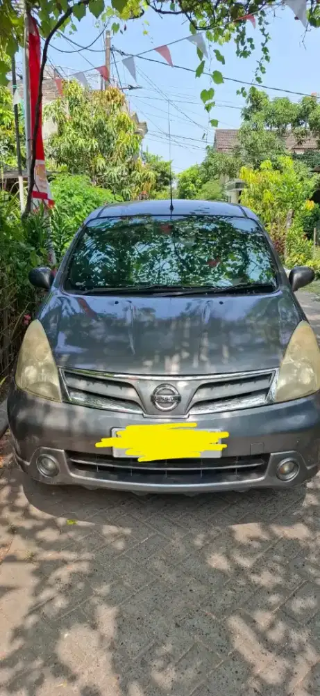 Nissan Grand Livina 2011