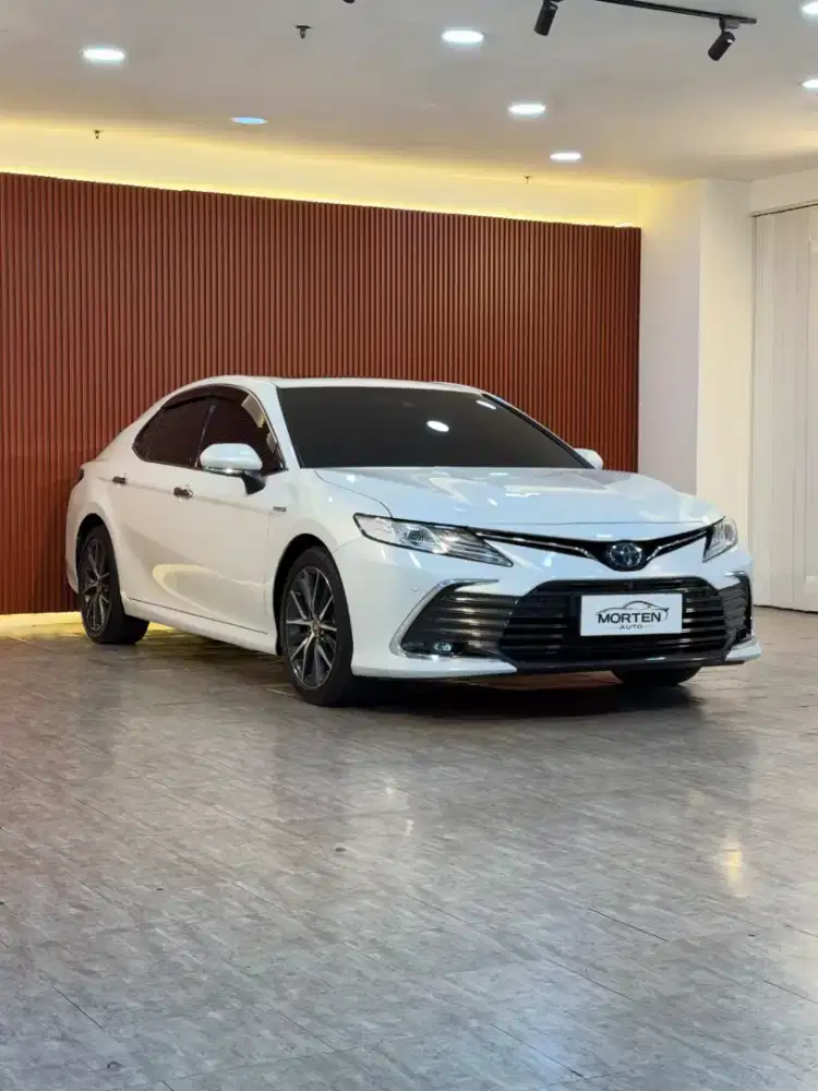 Toyota Camry Hybrid TSS 2.5 AT Tahun 2023