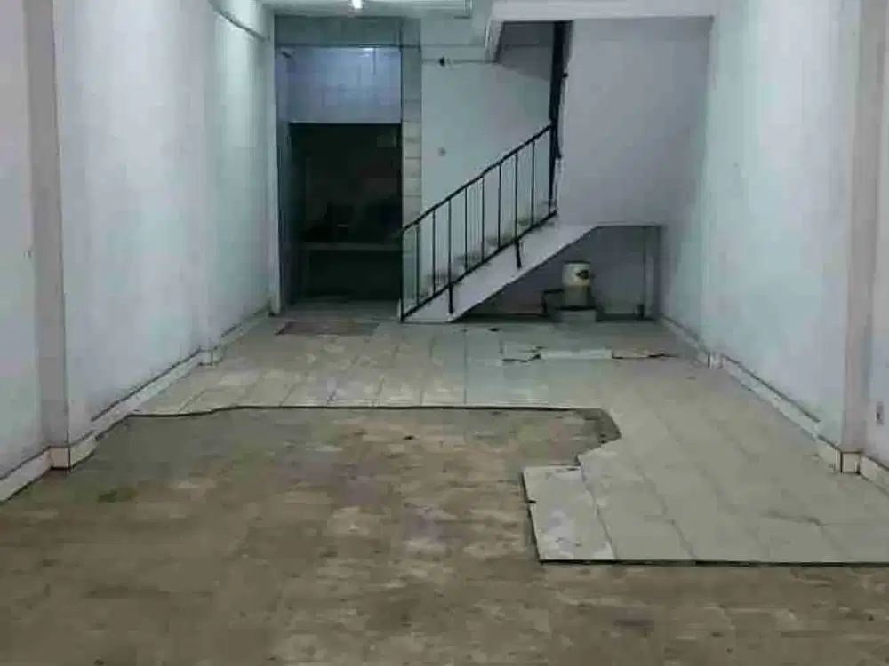 Disewakan Ruko 3 lt Taman Sari Jakarta Barat