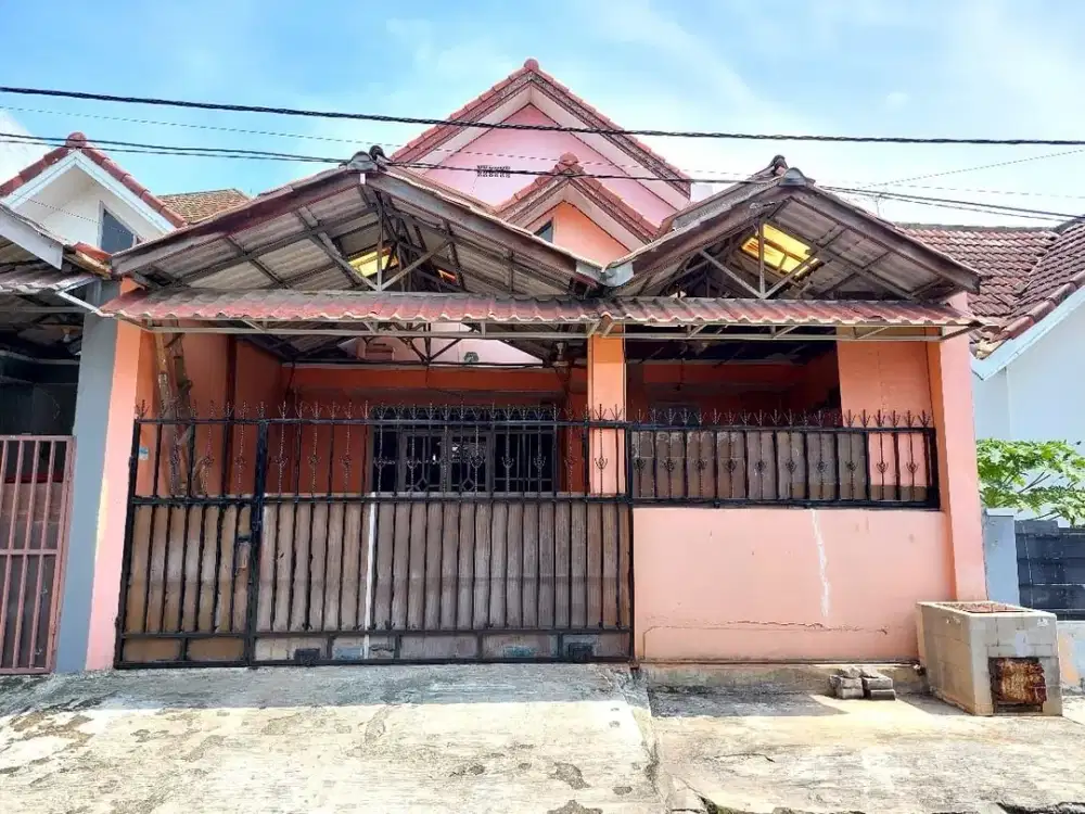 Dijual rumah di kompleks Taman Harapan Baru, Kota Bekasi (C0300)