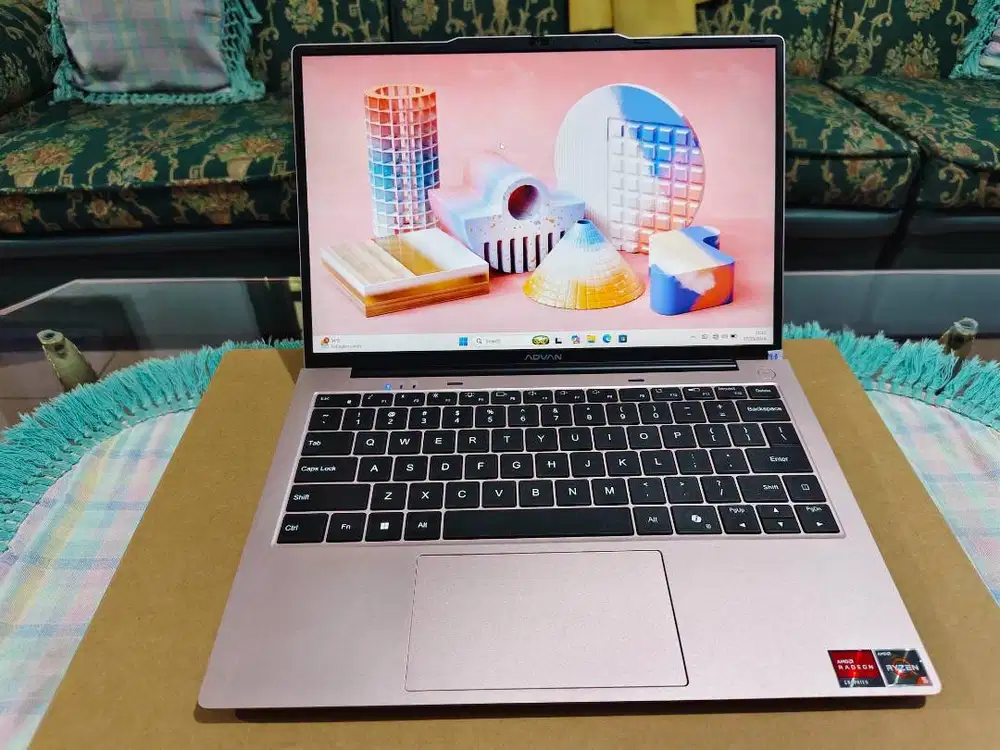 Laptop advan workmate model terbaru, garansi resmi msh pjg