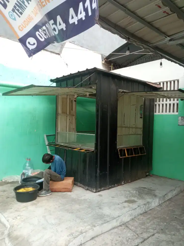 Box kontainer tempat dagang bekas