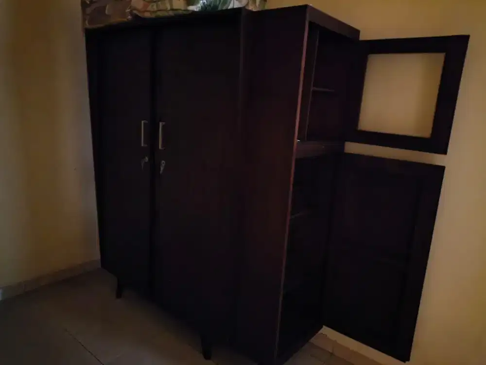 Lemari Kayu Jati 2+1 pintu
