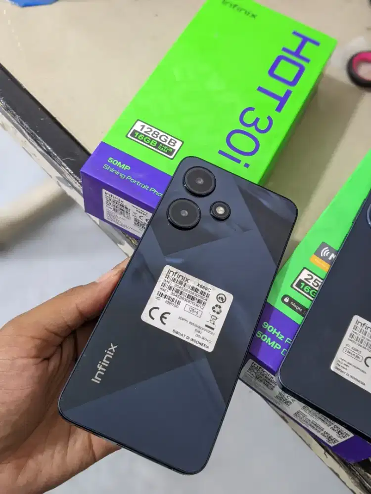 infinix Hot 30i Ram 16GB 8+8GB/128GB sehat lengkap Kotak cas