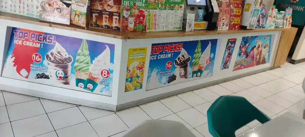 Meja Bar untuk cafe resto bahan HPL bagus banyak laci