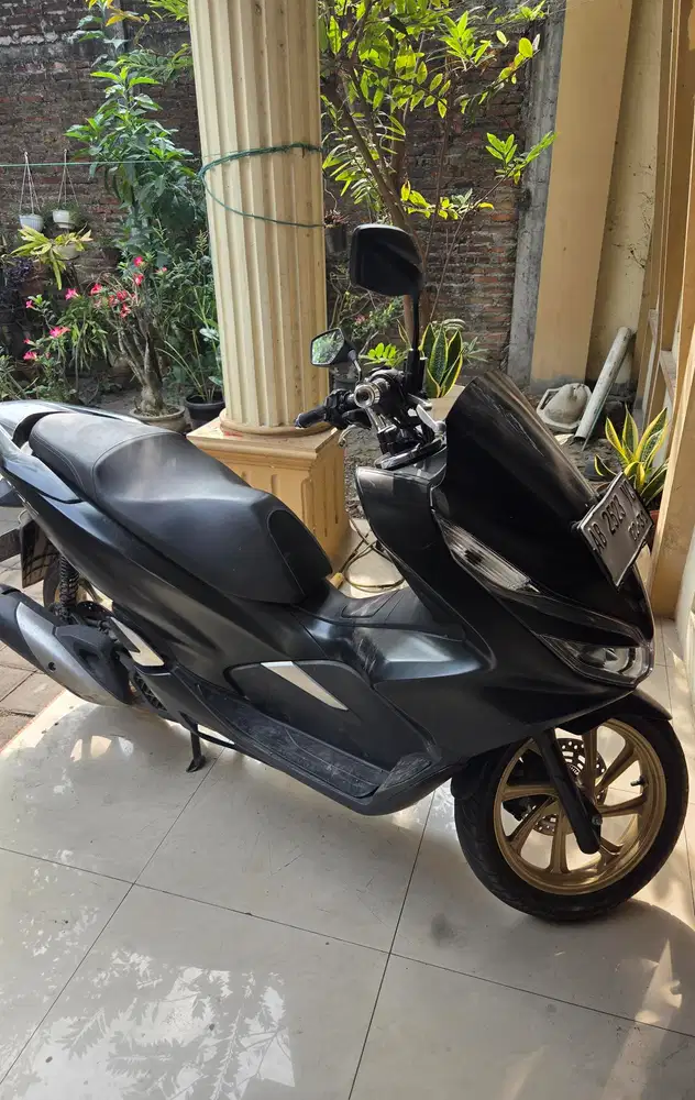 Pcx 150cc abs hitam doff velg emas 2021 gbm