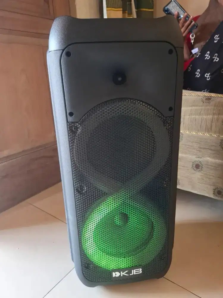 Speaker Portable KJB KS 820