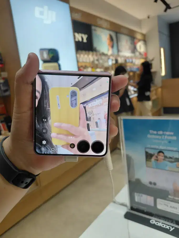 New galaxy flip 8