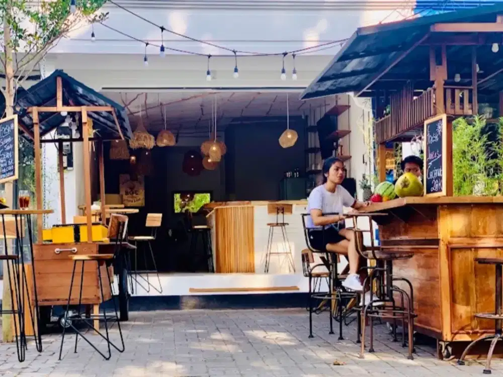 Leasehold Restaurant and Bar in Seminyak with river view