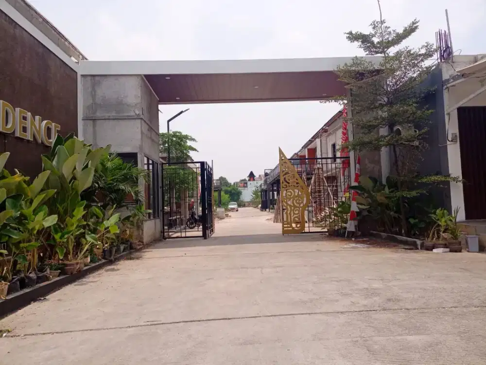 Rumah super mewah 2lantai harga 900 juta an lokasi bebas banjir dekat pintu Tol Jatiwarna