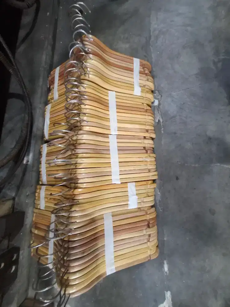 Gantungan pakaian