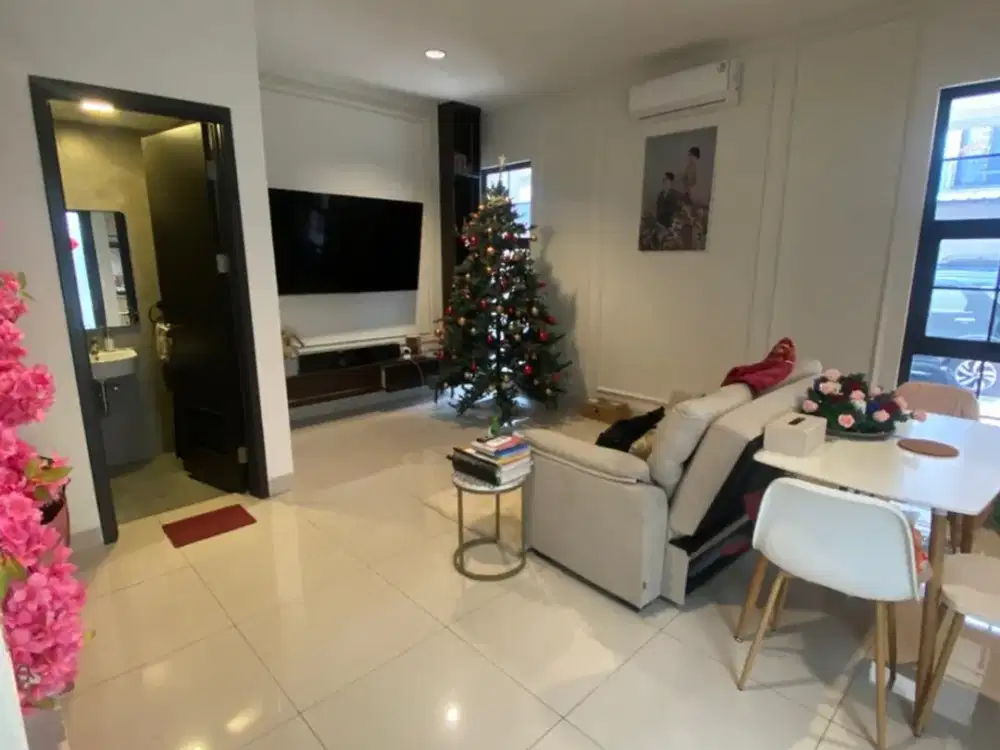 Disewakan Maison De Wisteria – 2KT, Attic, Semi Furnished, Siap Huni! 018