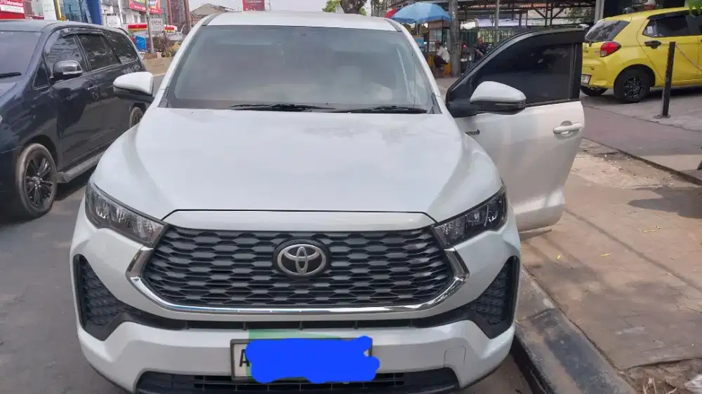 Kijang Innova Zenix Hybrid Y2023