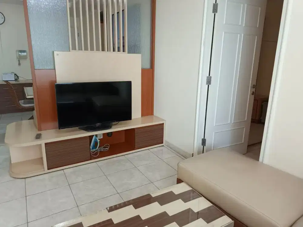 Lantai 26 Luas = 85 m2 2BR + 1 1 KM + 1 Harga Sewa = 95 juta/th  Lina Chen