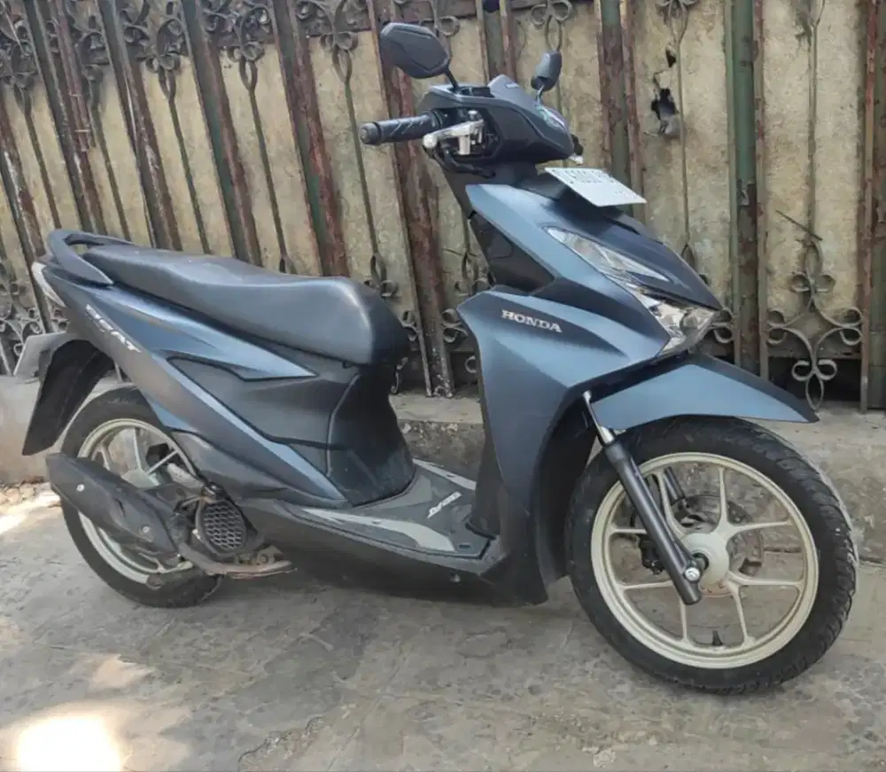 BEAT DELUXE KEYLESS 2024