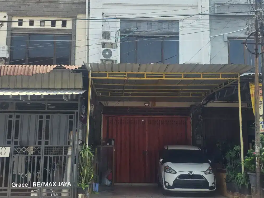 Ruko Strategis 3 Lantai SHM Dijual di Diponegoro, Denpasar Barat