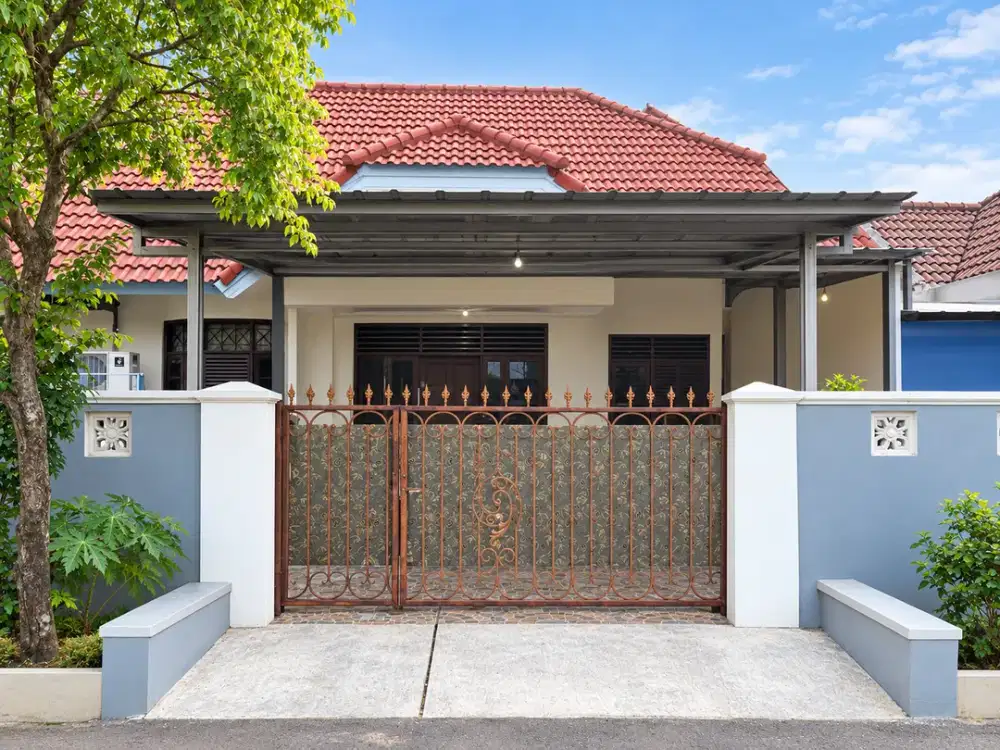 Rumah Hook LT 351m² dengan Gazebo Luas, One Gate System & Security 24 Jam – Pulo Gebang
